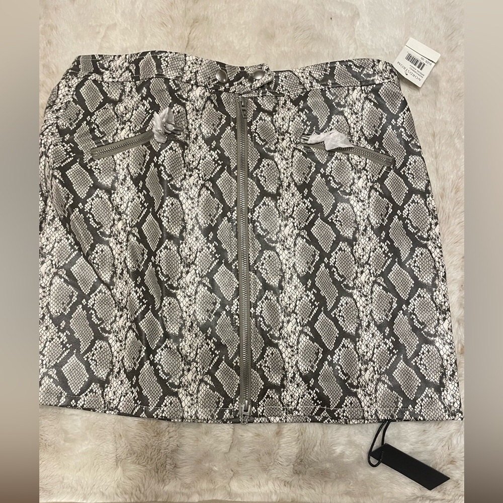NWT blankNYC snake skirt